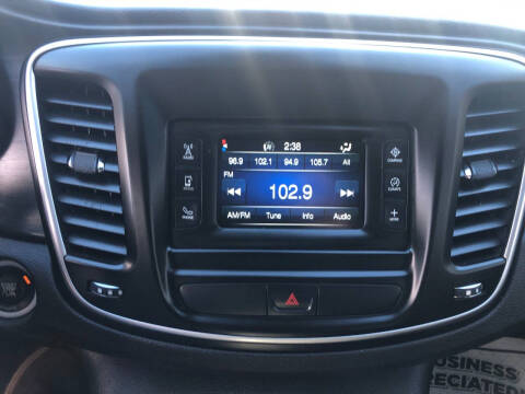 2016 Chrysler 200 Limited