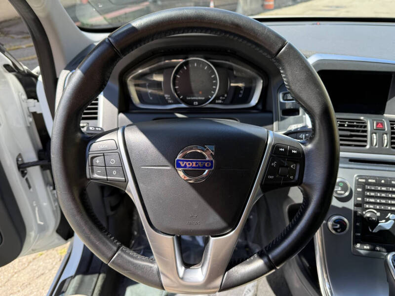 2017 Volvo XC60 T6 Dynamic