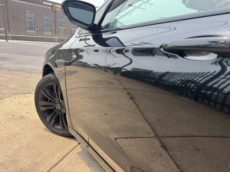 2017 Chrysler 200 LX