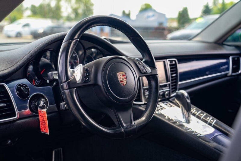 2013 Porsche Panamera 4