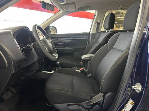 2019 Mitsubishi Outlander ES