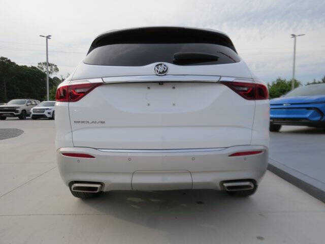 2023 Buick Enclave Essence