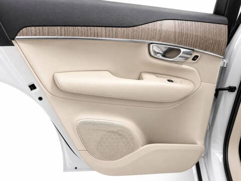 2023 Volvo XC90 B6 Plus Bright Theme 6P