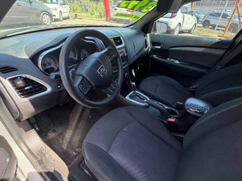 2013 Dodge Avenger SE