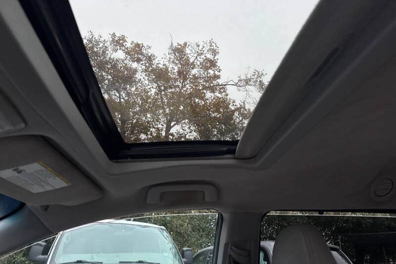 2017 Toyota Sienna XLE Premium 8-Passenger