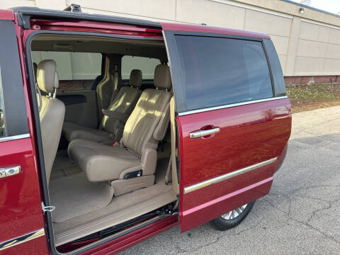 2015 Chrysler Town and Country Touring-L