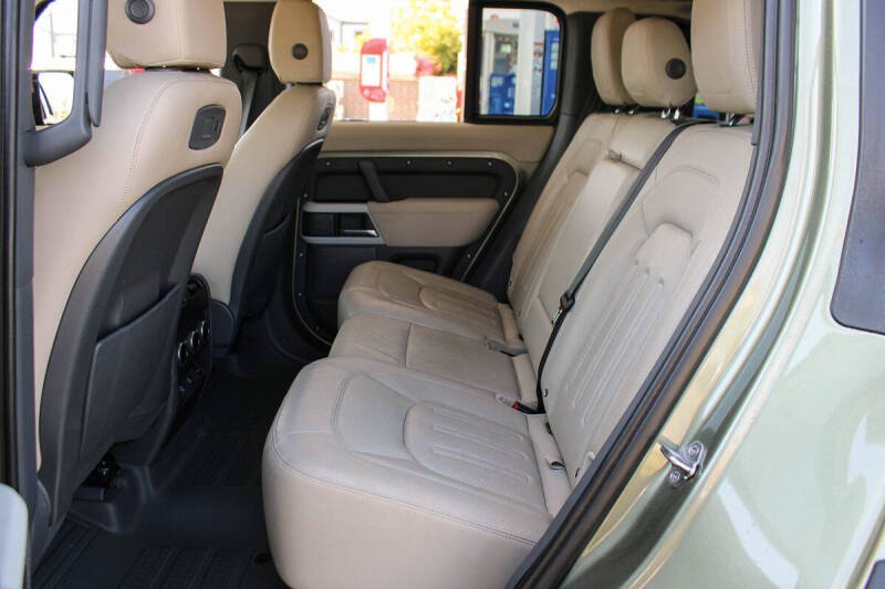 2021 Land Rover Defender 110 SE