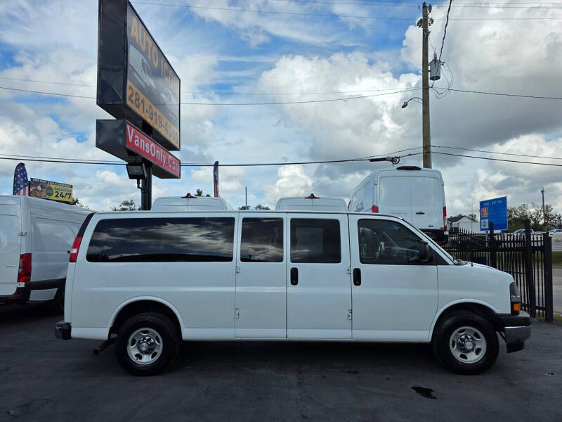 2017 Chevrolet Express LT 3500