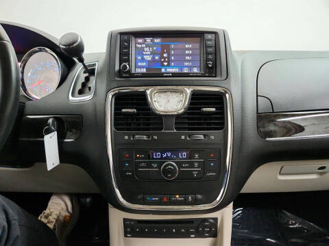 2013 Chrysler Town and Country Touring-L
