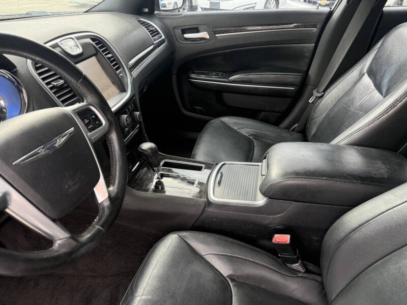 2011 Chrysler 300 Limited