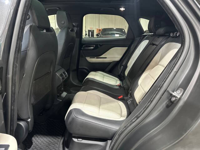 2017 Jaguar F-PACE 35t R-Sport