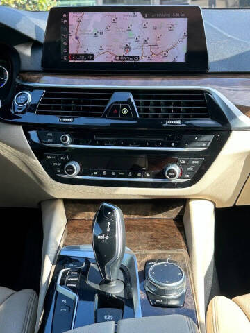 2019 BMW 5 Series 530i