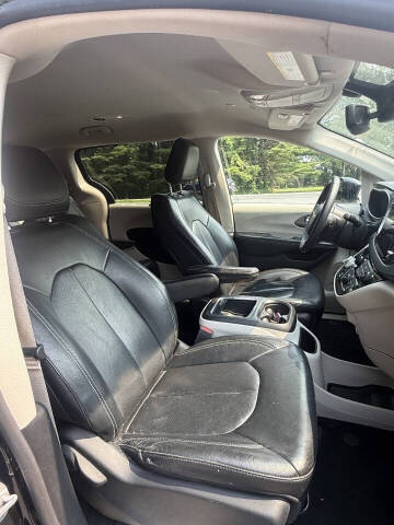 2022 Chrysler Pacifica Touring L