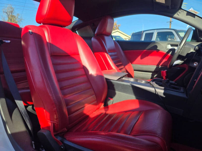 2005 Ford Mustang GT Premium