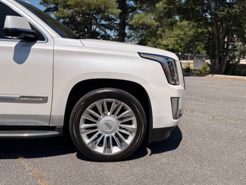 2016 Cadillac Escalade ESV Luxury Collection