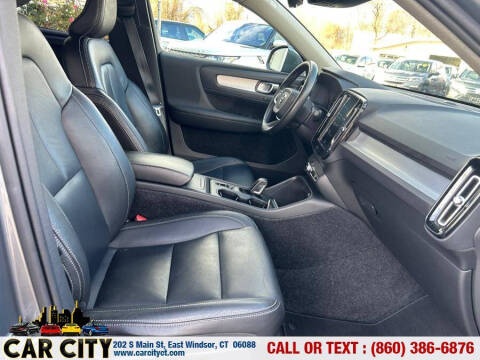 2019 Volvo XC40 T5 Momentum