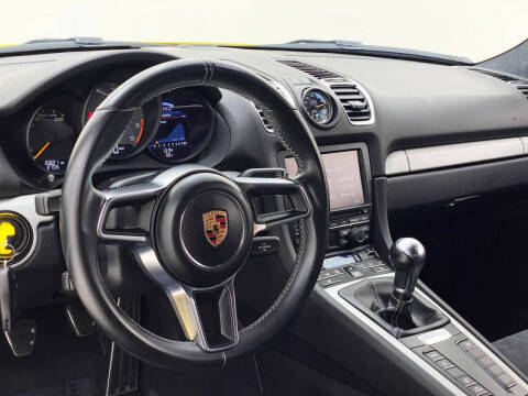 2016 Porsche Cayman GT4