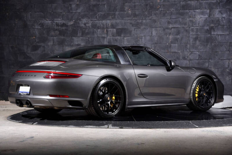 2018 Porsche 911 Targa 4 GTS