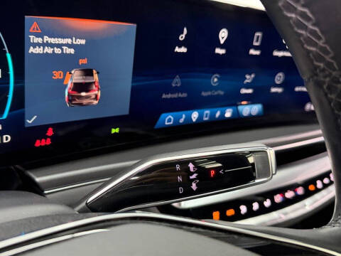2024 Cadillac LYRIQ Tech