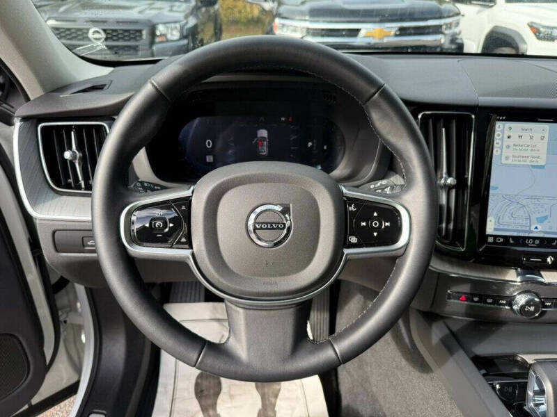 2025 Volvo XC60 B5 Plus Dark Theme