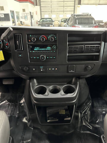 2023 GMC Savana 2500