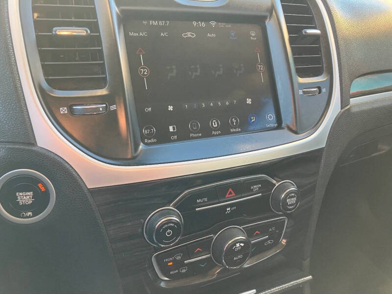 2019 Chrysler 300 Touring