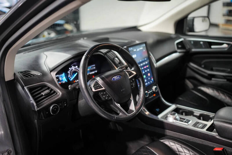 2023 Ford Edge Titanium