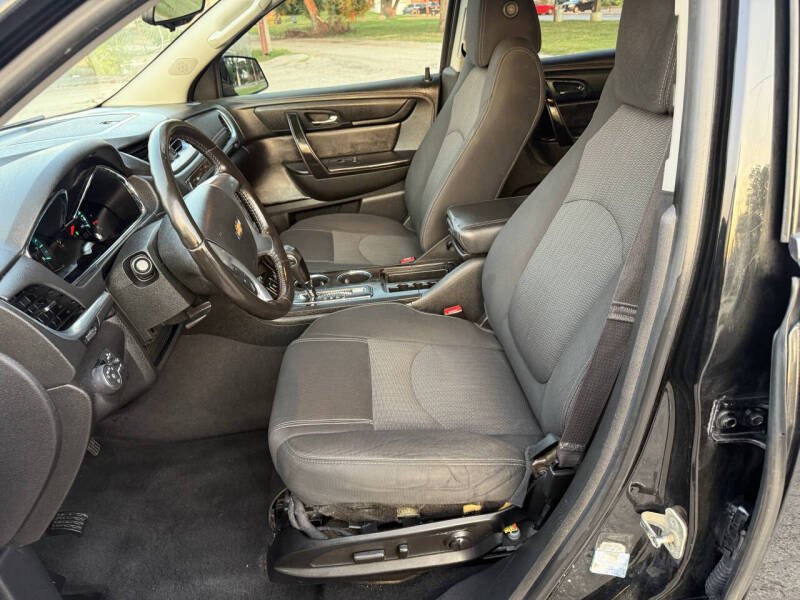 2017 Chevrolet Traverse LT
