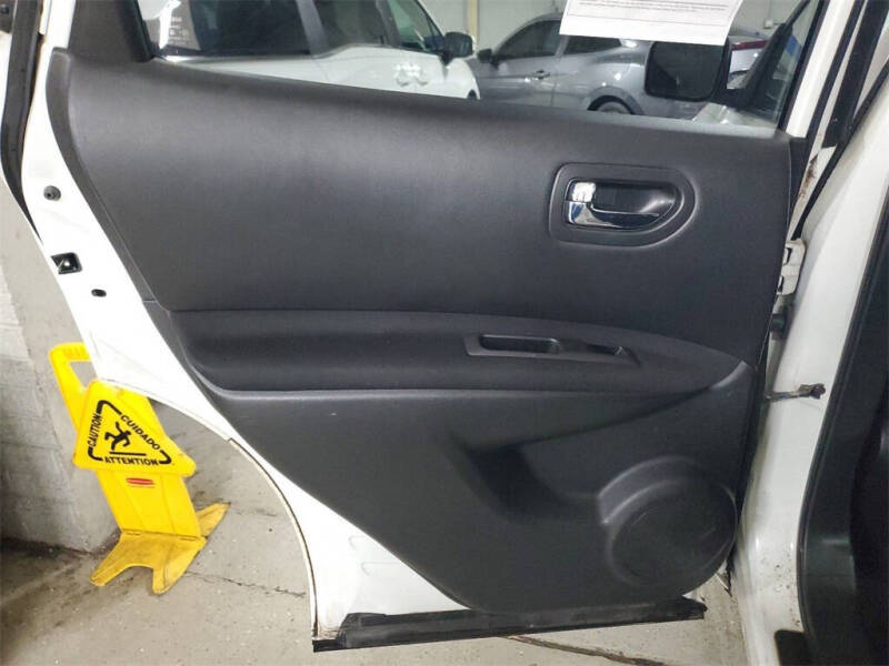 2011 Nissan Rogue S Krom