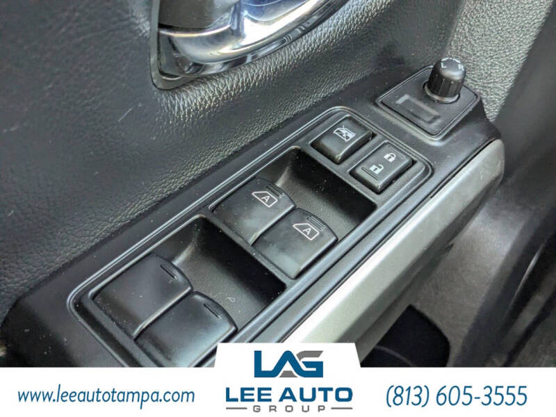 2023 Nissan Titan SV