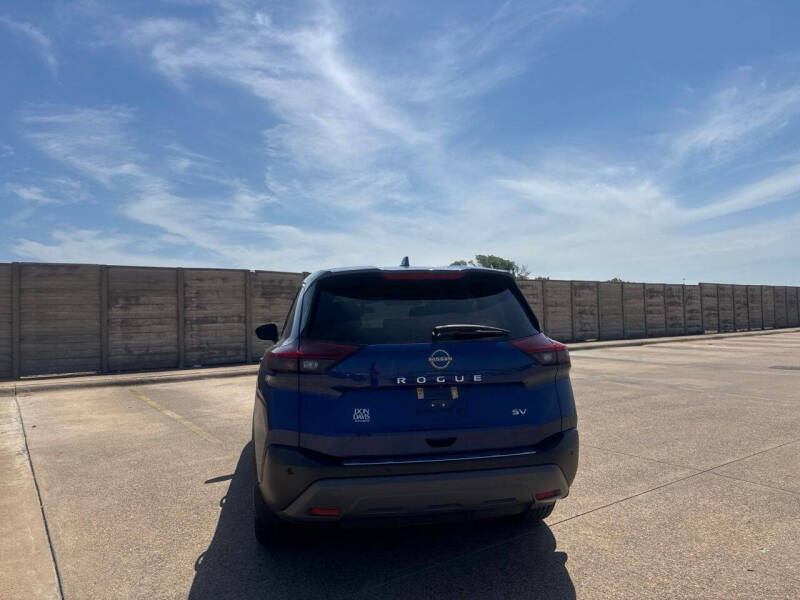 2022 Nissan Rogue SV