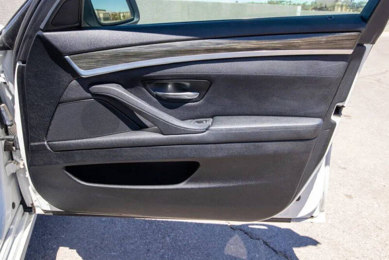 2013 BMW 5 Series 528i