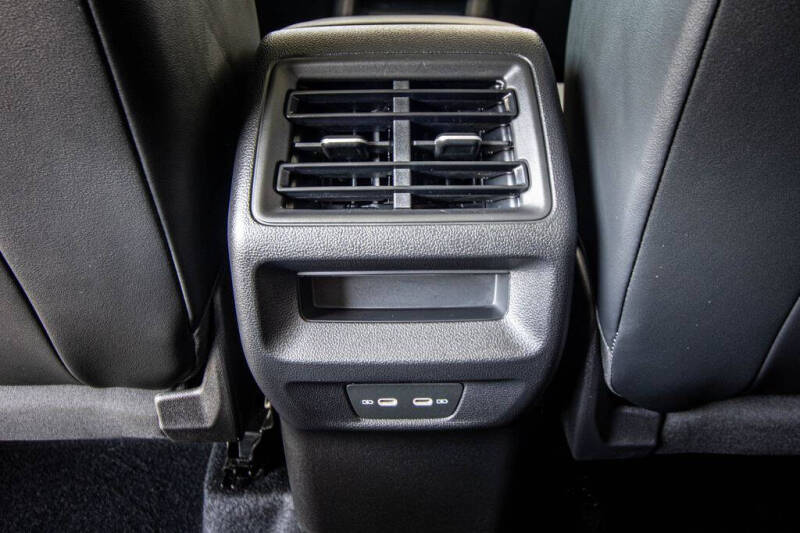 2025 Volkswagen Tiguan SE