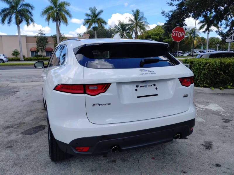 2019 Jaguar F-PACE 25t Premium