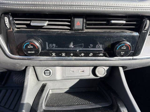 2022 Nissan Rogue SV