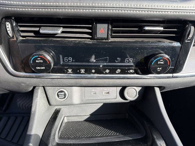 2022 Nissan Rogue SV