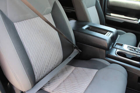 2014 Toyota Tundra SR5