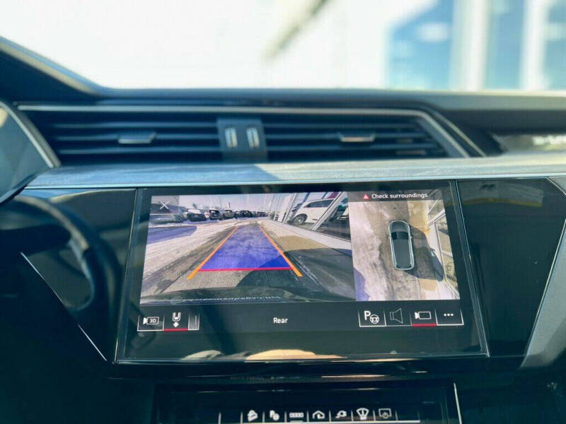 2024 Audi Q8 e-tron quattro Prestige