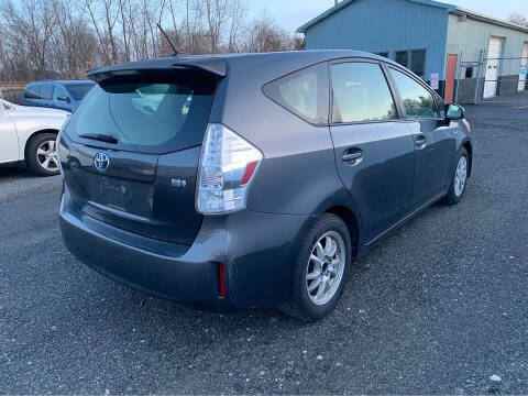 2013 Toyota Prius v Three