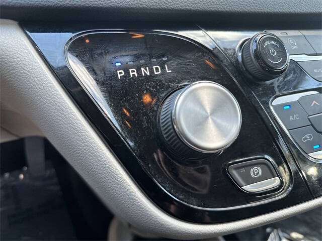 2021 Chrysler Voyager L