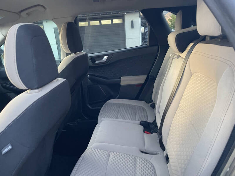2020 Ford Escape SE