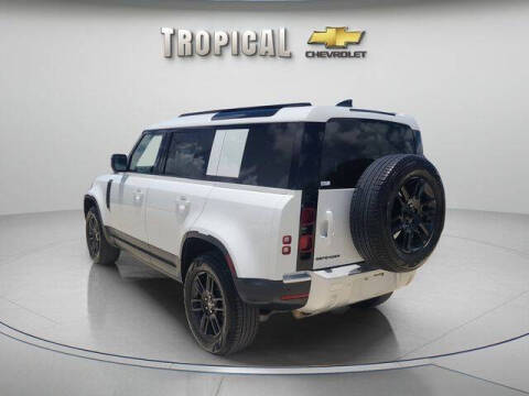 2025 Land Rover Defender 110 P300 S