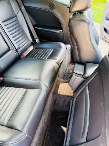 2012 Dodge Challenger SXT Plus