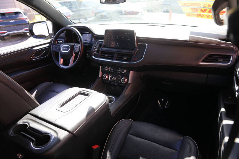 2023 GMC Yukon XL SLT