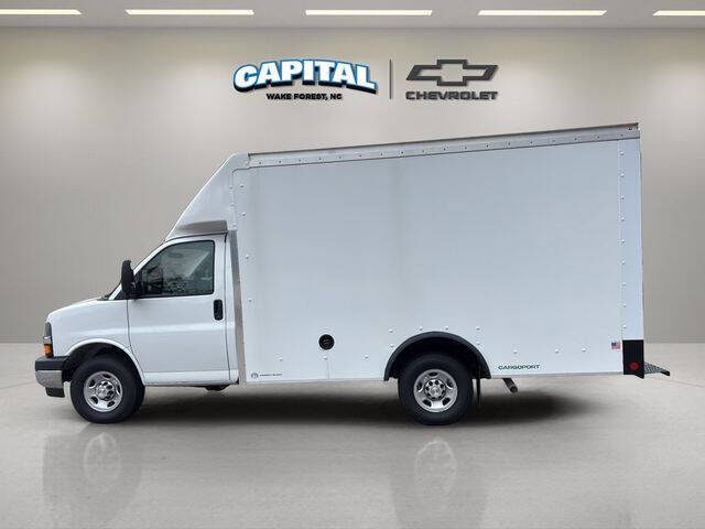2025 Chevrolet Express 3500