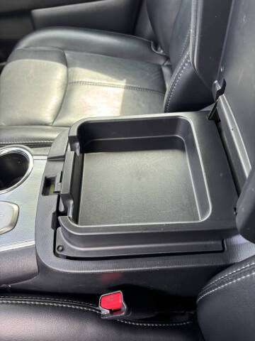 2019 Nissan Pathfinder SL