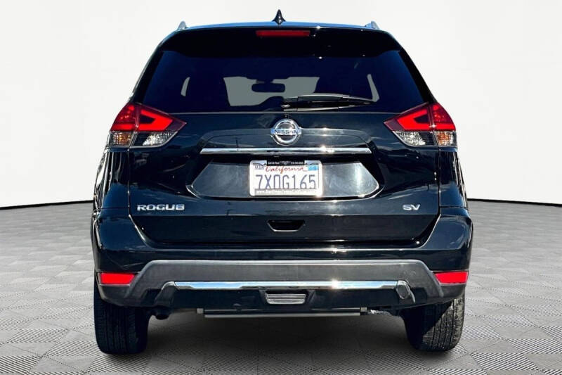 2017 Nissan Rogue SV