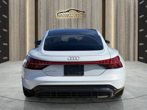 2024 Audi e-tron GT quattro Premium Plus