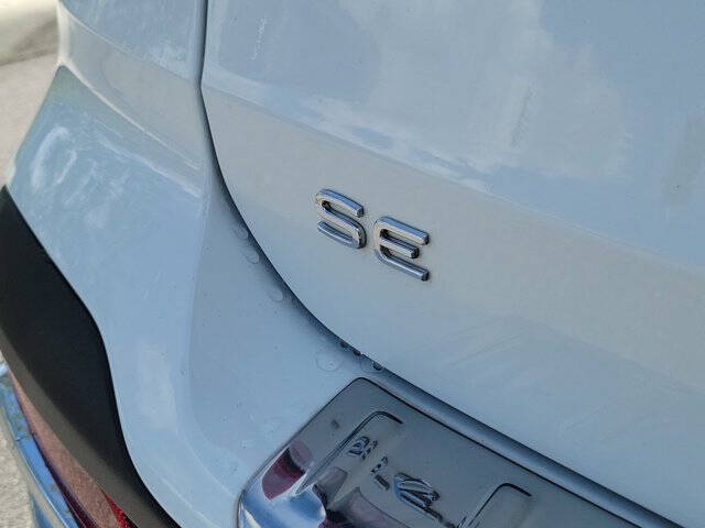 2024 Volkswagen Taos SE