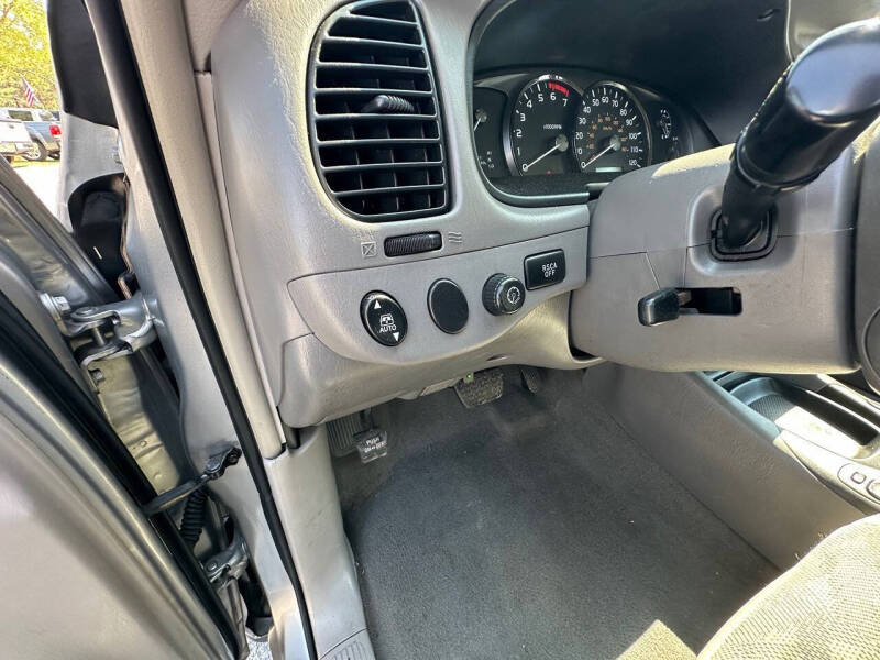 2005 Toyota Sequoia SR5